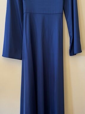 Elegant Long-Sleeve Maxi Dress in Deep Blue